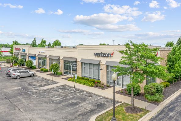 Rose Plaza: 1672-1684 South Galena Ave., Dixon, IL 61021